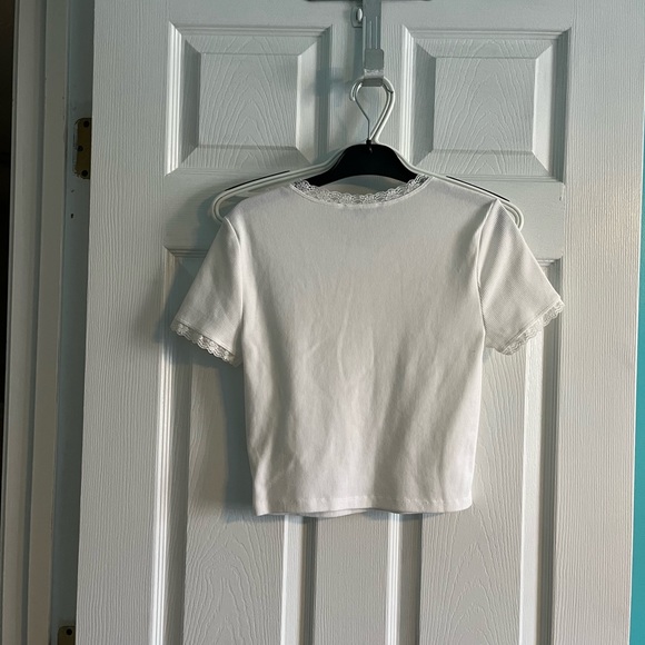 Forever 21 Ribbed Shirt Sleeve Crop Top - Picture 2 of 4